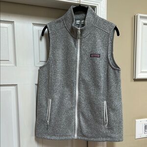 Women’s size medium vineyard vines grey vest.